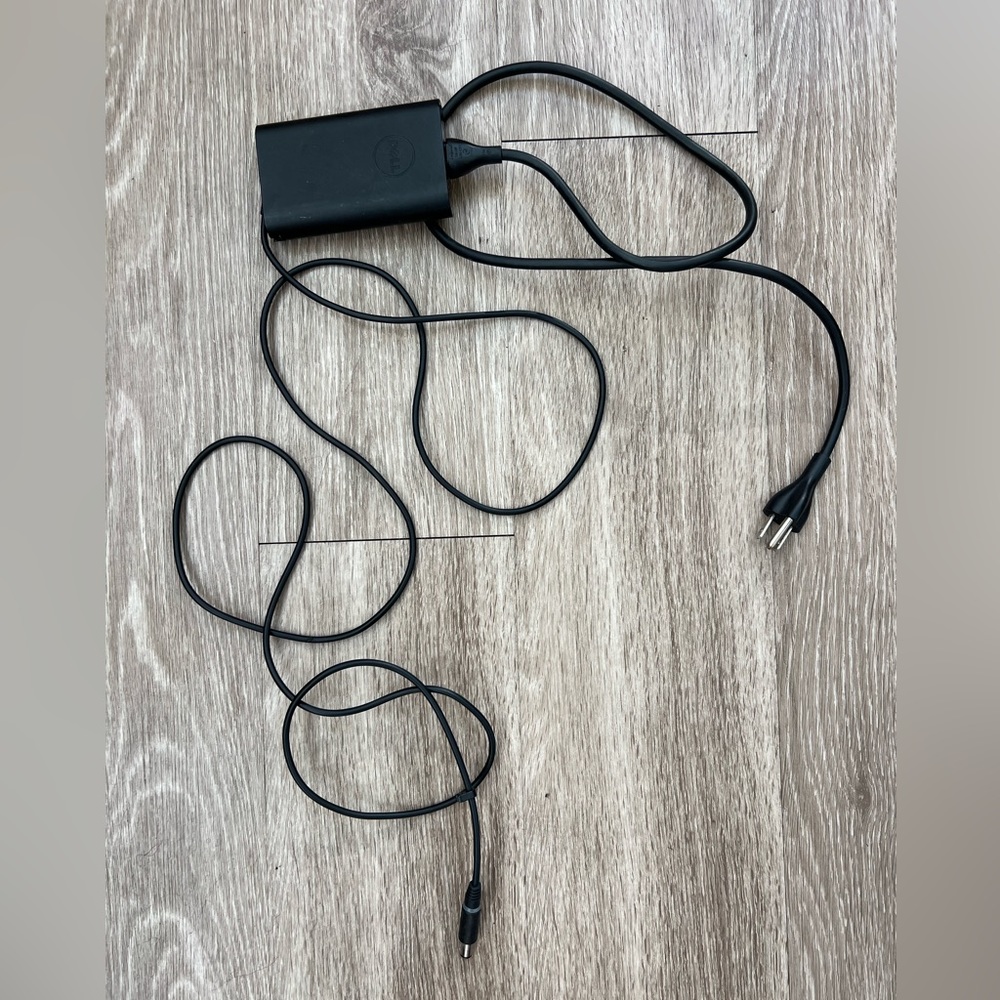 Dell Laptop Charger 65W watt AC Power Adapter(Power
Supply) 19.5V 3.34A for Dell